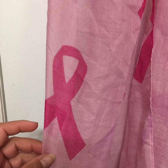 Women’s Breast Cancer Awareness 32 in Scarf - Picture 4 of 7